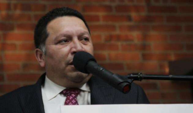 manuelvicenteduquecolprensareflafm1.jpg