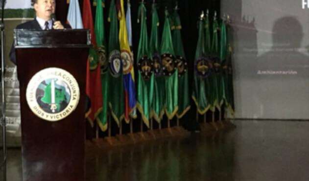 mindefensaluiscarlosvillegas1.jpg