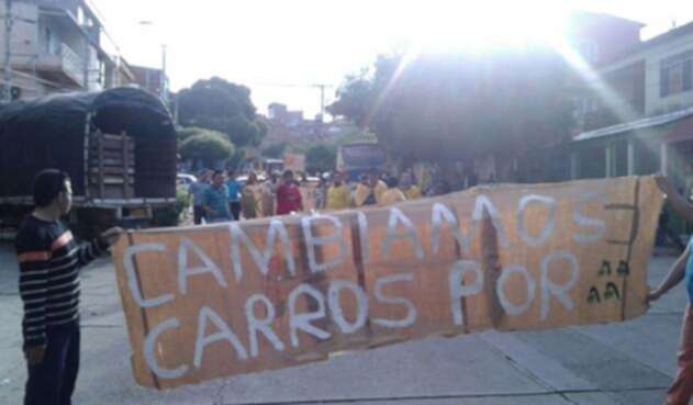 mototaxistasBucaramanga.jpg