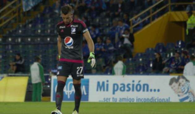 nicolasvikonis1refcolprensalafm1.jpg