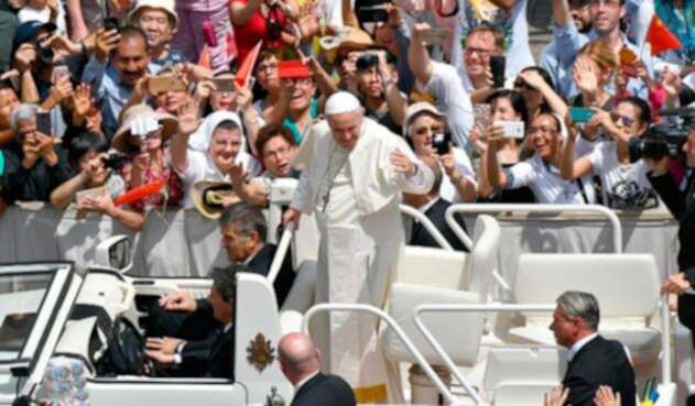 papafranciscopapamovil.jpg
