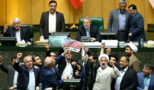 parlamentoiraniafp.jpg