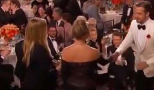 ryansgarfbesoglobosdeoro1.jpg