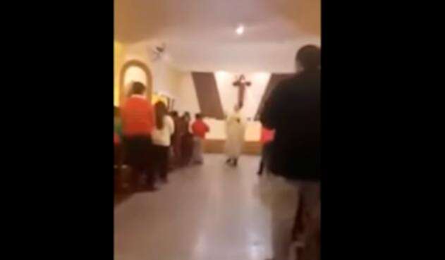 sacerdotedespacito.jpg