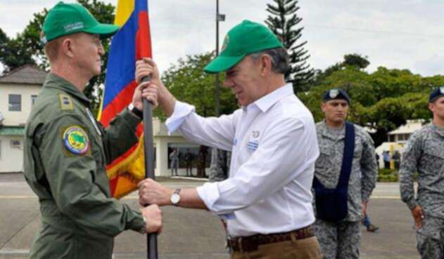 santosfuerzapresidencia1.jpg