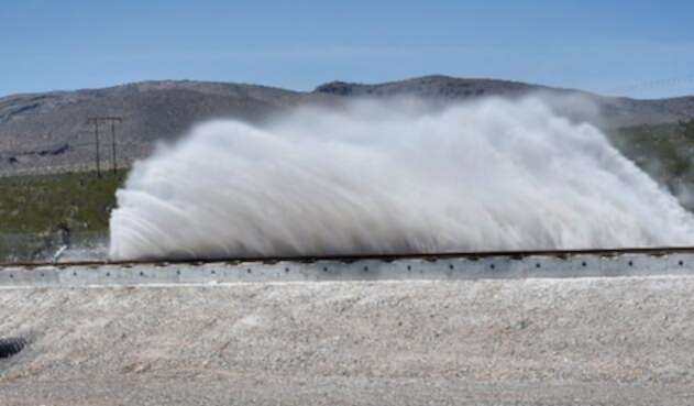 trenHyperloopOneafplafm1.jpg