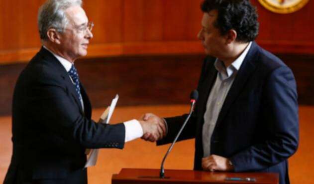 uribeyhollmanmorriscolprensa-1.jpg