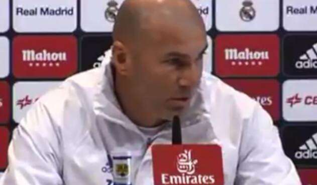 zidanemadridruedajames1.jpg