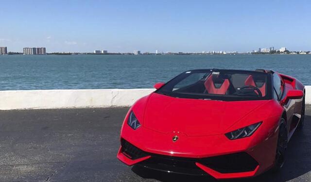 Lamborghini de Jenny Ambuila.