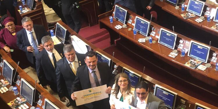 El partido Farc tendrá cinco curules en la Cámara de Representantes El partido Farc tendrá cinco curules en la Cámara de Representantes
