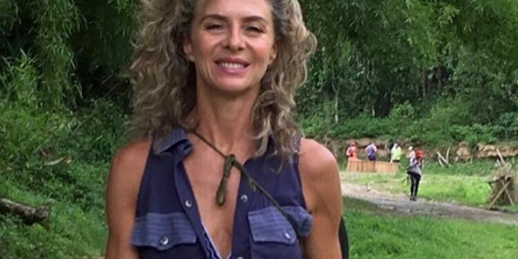Margarita Rosa De Francisco muestra la cola en apoyo a Mockus