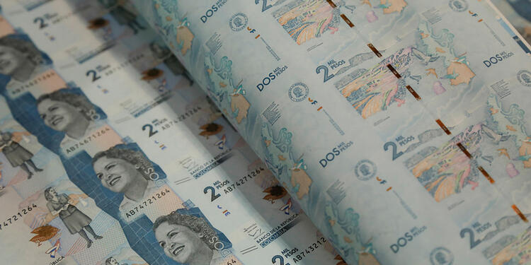 Billetes de dos mil pesos colombianos