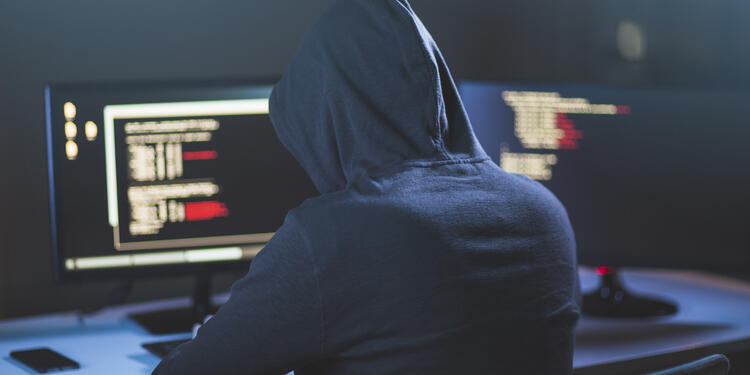 El cibercrimen sigue en aumento, razón por la que las personas deben estar prevenidas con su información en la red