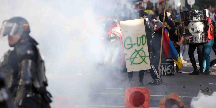 PROTESTAS ESTUDIANTES PARO POLICIA ESMAD
