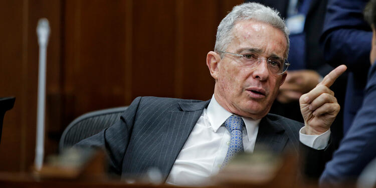 Álvaro Uribe, senador