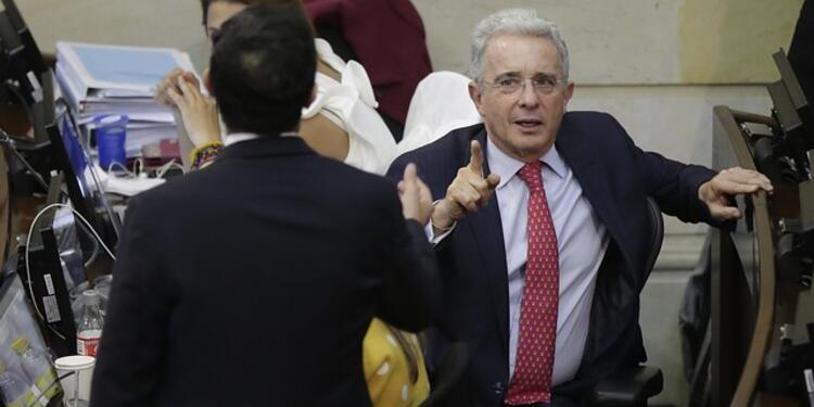 URIBE EN EL SENADO