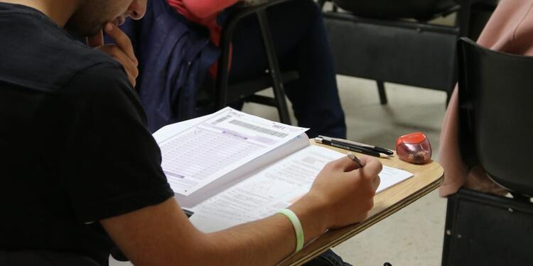 Jóvenes en búsqueda de su primer empleo