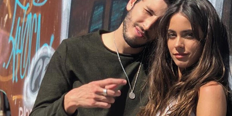 La cantante aclaró que tipo de relación lleva con el colombiano.