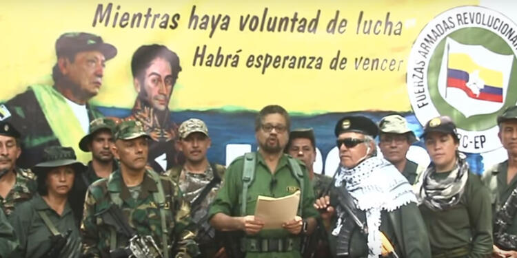 Iván Márquez en el anuncio de su regreso a las armas, junto a otros ex Farc