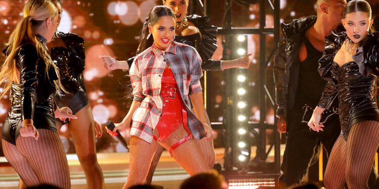 Becky G en los Latin AMAs 2019