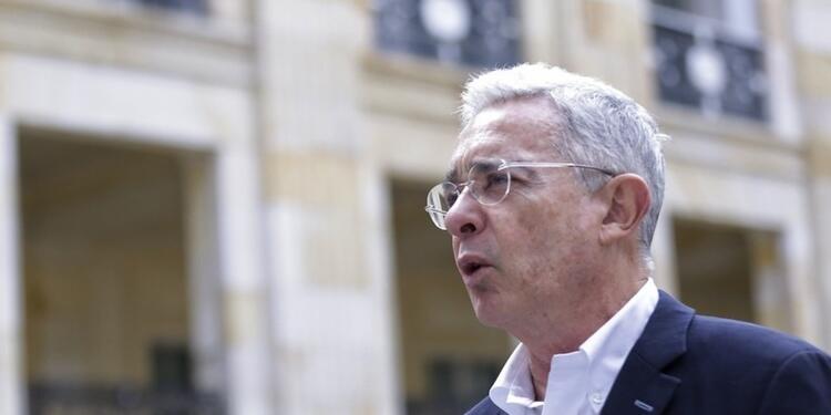 Álvaro Uribe Vélez Álvaro Uribe Vélez