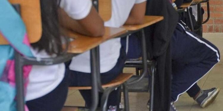Son cerca de 75 mil estudiantes quienes no tendrán clases este lunes.