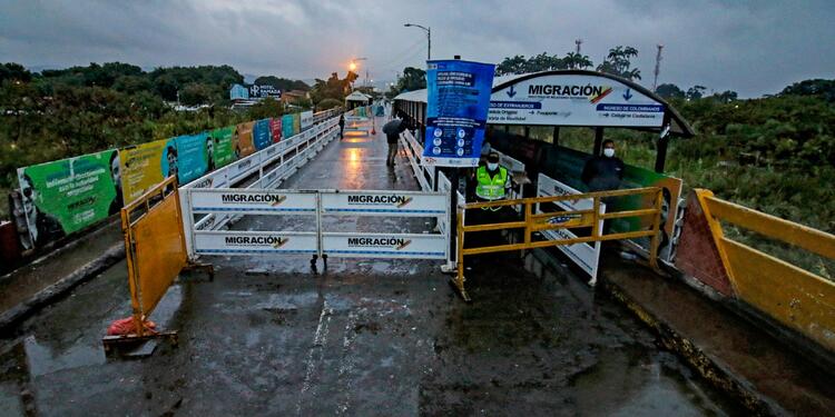 Frontera entre Colombia y Venezuela cerrada