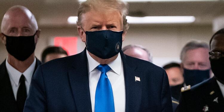 Donald Trump usa tapabocas Donald Trump usa tapabocas
