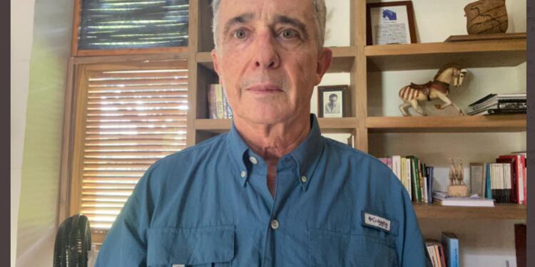 Expresidente Álvaro Uribe en detención domiciliaria