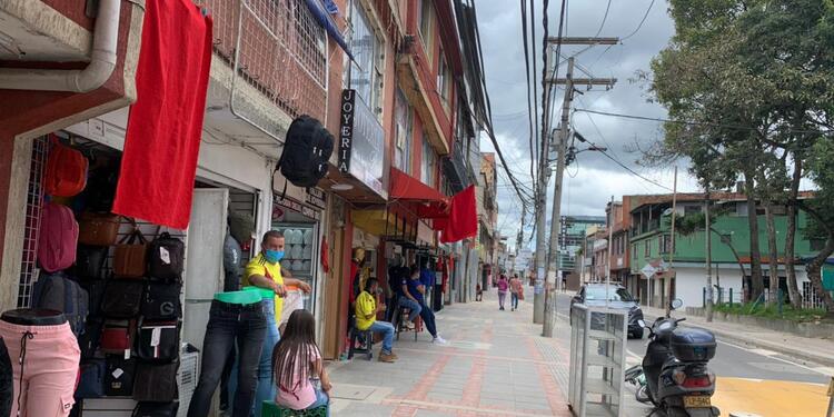 Comerciantes abren locales en Suba, pese a la cuarentena general
