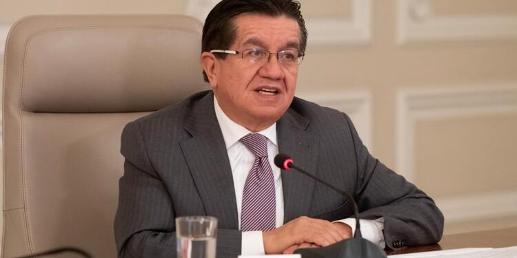 Fernando Ruíz, ministro de Salud