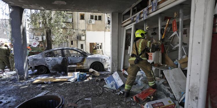 Zona de Tel Aviv tras ataque de misil Zona de Tel Aviv tras ataque de misil