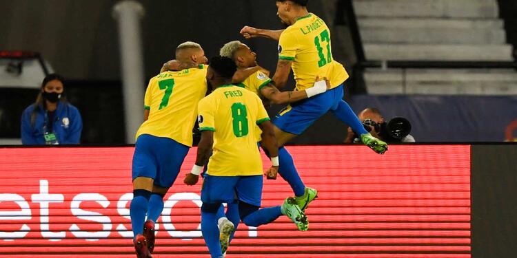 Brasil derrotó a Chile en la Copa América