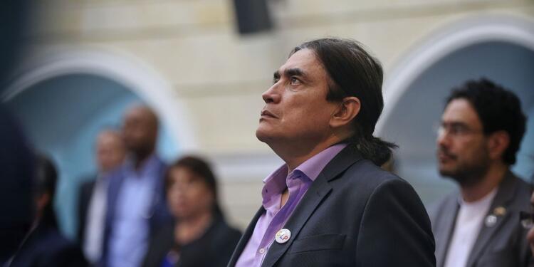 gustavo bolivar, a versión libre por financiación de primera línea gustavo bolivar, a versión libre por financiación de primera línea