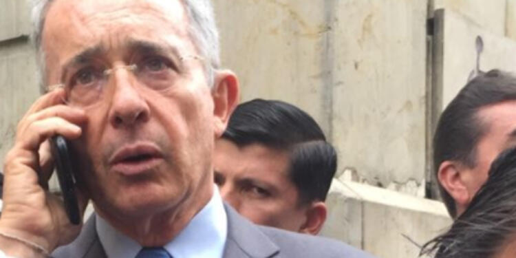 Álvaro Uribe Vélez, expresidente de Colombia Álvaro Uribe Vélez, expresidente de Colombia