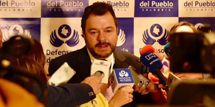 DefensorCarlosNegretFotoDEFENSORIA.jpg