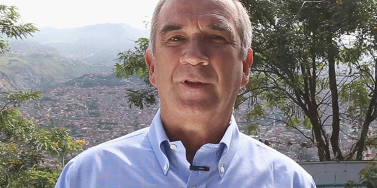 Gustavo-Villegas-LA-FM.jpg