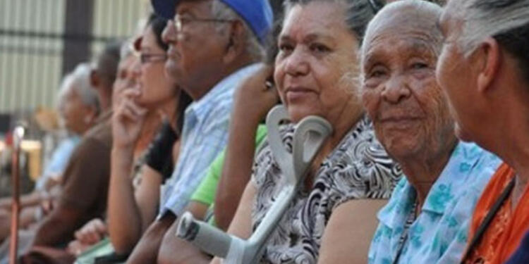 PensionesPensionadosFotoRefCOLPRENSA.jpg