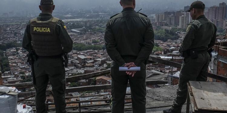 PoliciaMedellinRefCOLPRENSA.jpg