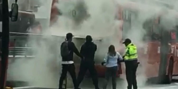 TransmilenioIncendioSubaMotorSuminLAFM.jpg