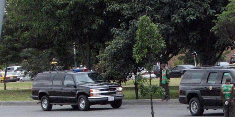 Carro blindado escoltascolprensa.jpg