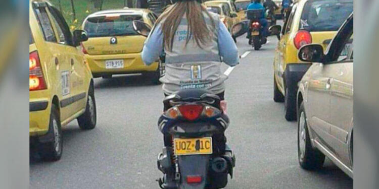 funcionaria-medellín-evadiendo-pico-y-placa-.jpg