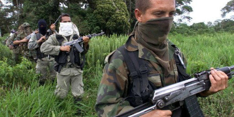 paramilitarlafm.jpg