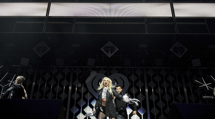Britney Spears en el escenario de los 102.7 KIIS FM's Jingle Ball, en Los Ángeles, California / AFP Britney Spears en el escenario de los 102.7 KIIS FM's Jingle Ball, en Los Ángeles, California / AFP