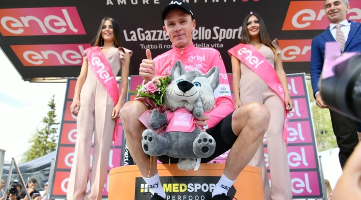 Chris Froome con la maglia rosa Chris Froome con la maglia rosa