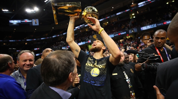 Warriors de Golden State al equipo que consiguió su tercer título Warriors de Golden State al equipo que consiguió su tercer título