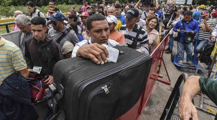 Venezolanos en frontera con Colombia. Venezolanos en frontera con Colombia.