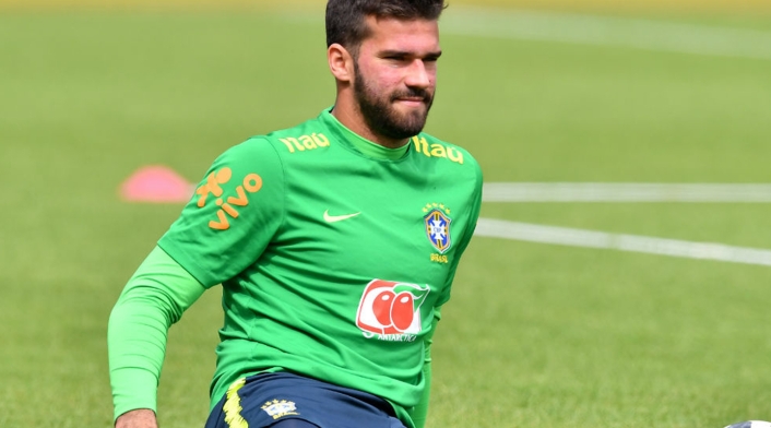 Alisson en un entrenamiento con la selección de Brasil