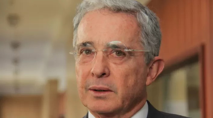 El senador Álvaro Uribe Vélez es investigado por presunta manipulación de testigos