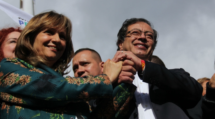 Ángela María Robledo, una mujer, es la fórmula vicepresidencial de Gustavo Petro Ángela María Robledo, una mujer, es la fórmula vicepresidencial de Gustavo Petro